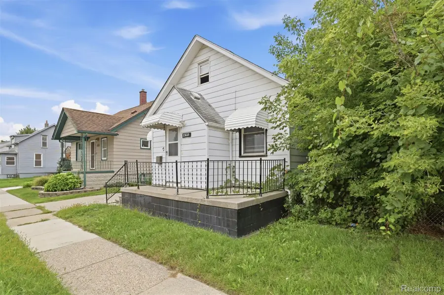 23823 Piper Avenue, Eastpointe, MI 48021 - #3