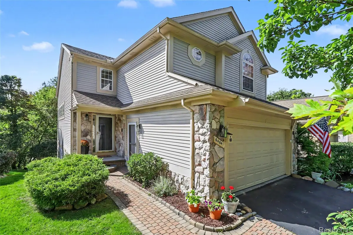 6464 Waters Edge Way, Clarkston, MI 48346 - #1