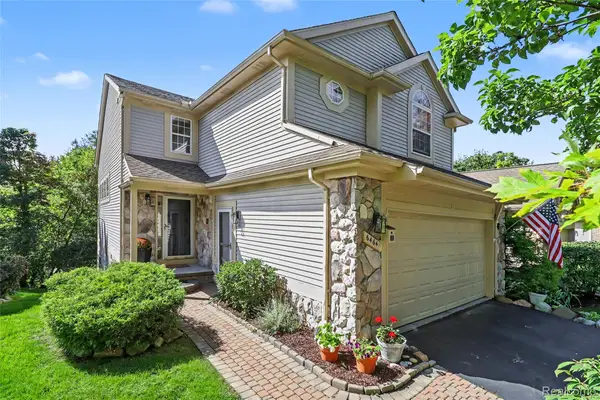 6464 Waters Edge Way, Clarkston, MI 48346