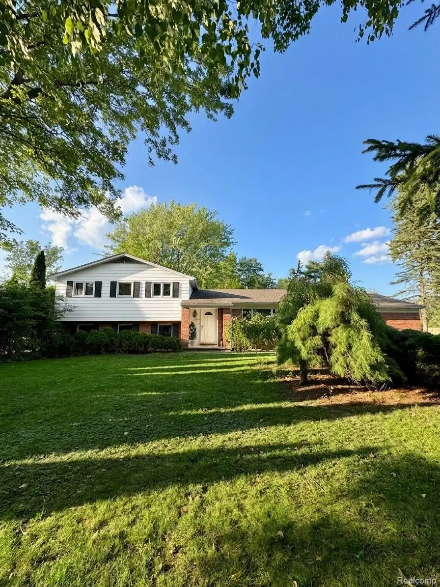 6370 W Norma Lee Street, West Bloomfield, MI 48322 - #1