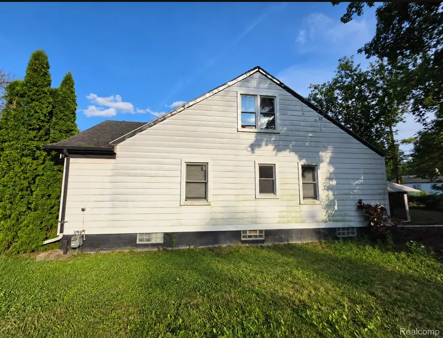 1402 Magnolia Drive, Inkster, MI 48141 - #2