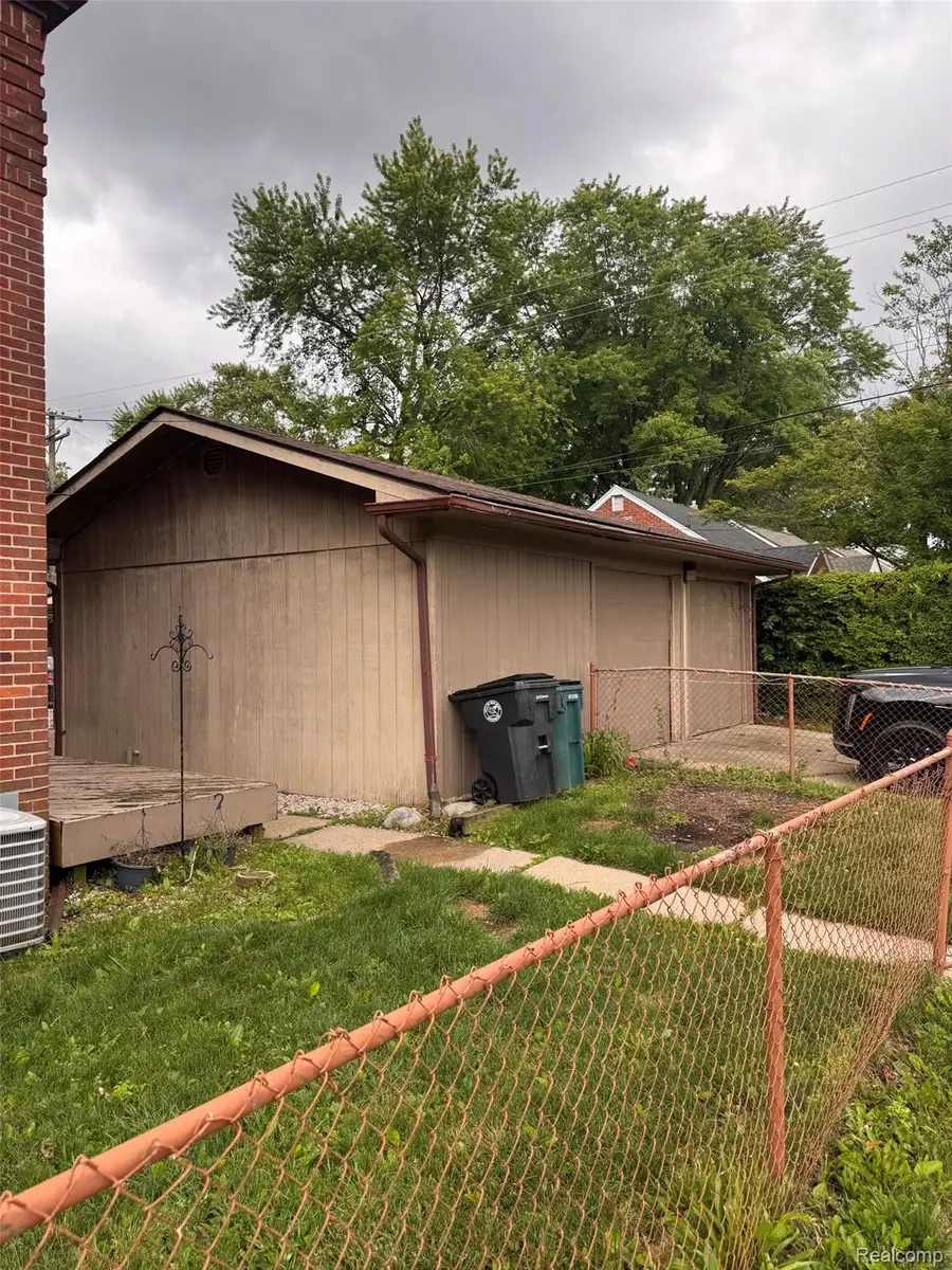 26231-26235 Coolidge Highway, Oak Park, MI 48237 - #3