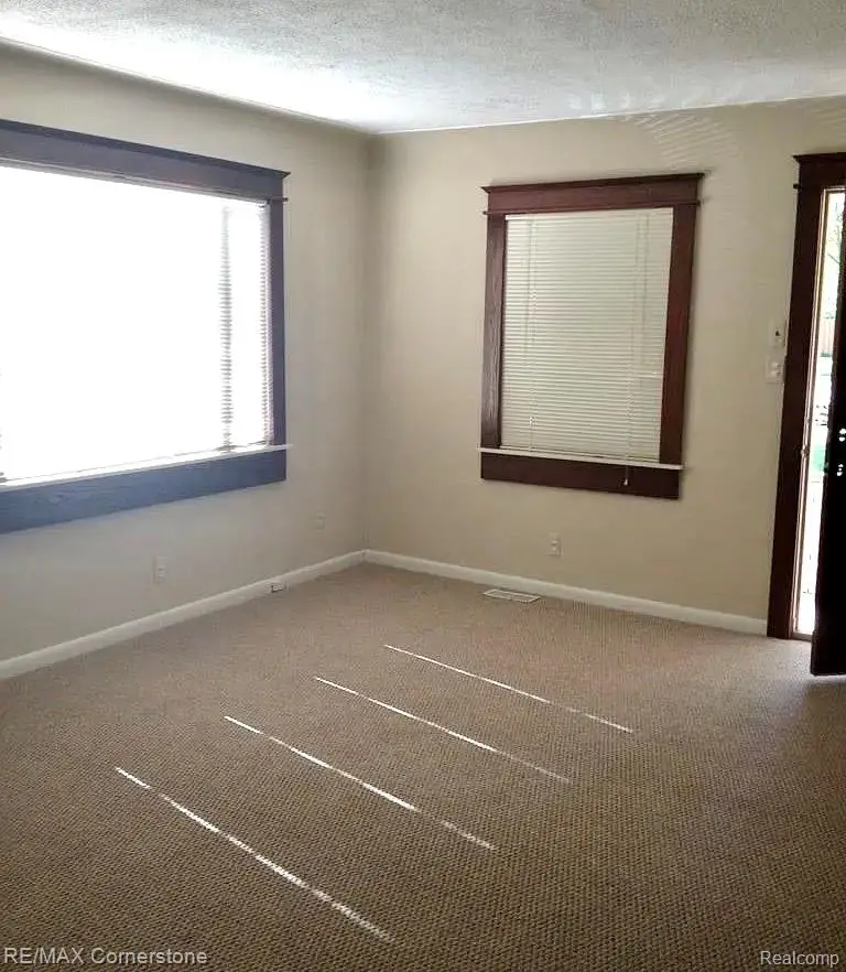 37546 Palmer Road, Westland, MI 48186 - #2