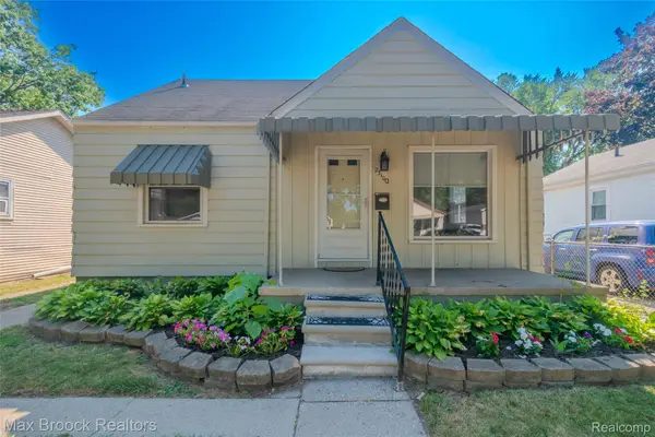 23100 Hoover Avenue, HazelPark, MI 48030