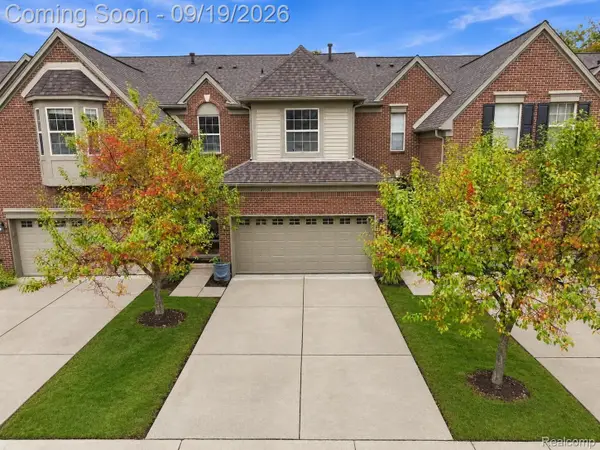 41351 N Maplewood Drive, Canton, MI 48187