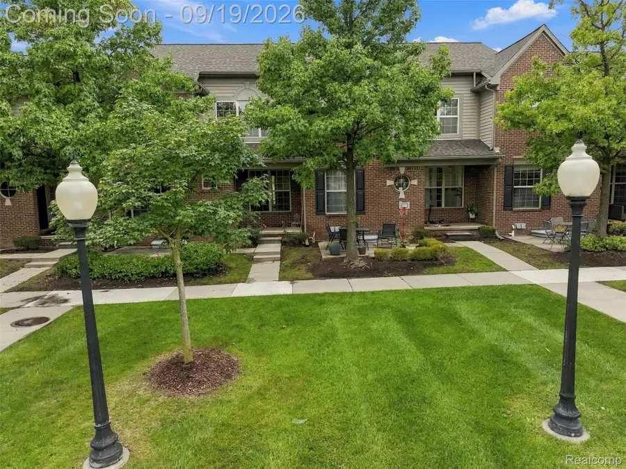 41351 N Maplewood Drive, Canton, MI 48187 - #2