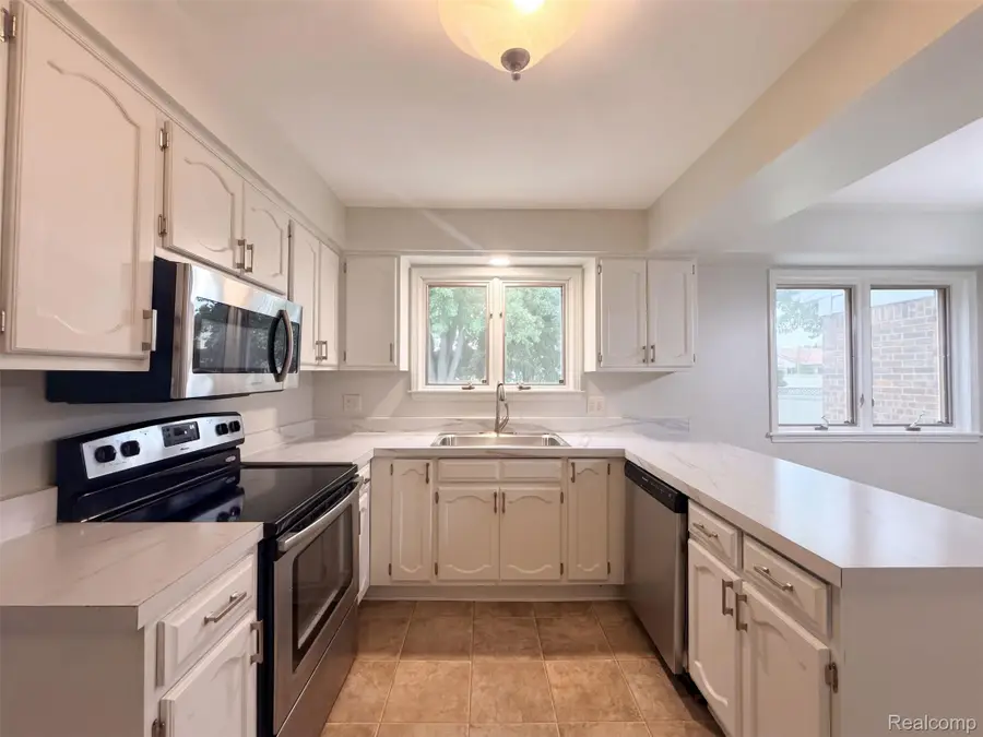 40349 Aynesley Street, Clinton, MI 48038 - #2