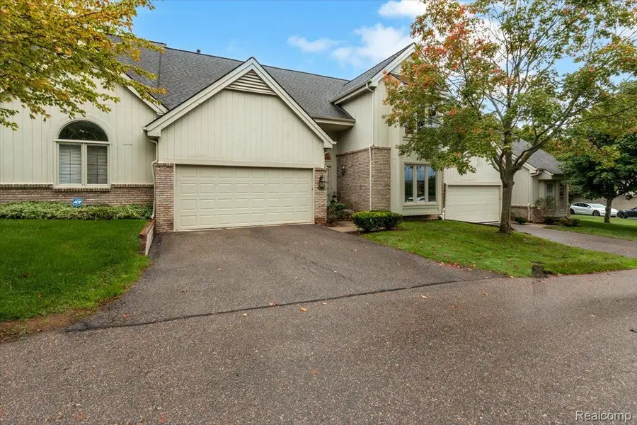 24547 Martel Drive, Farmington Hills, MI 48335 - #2