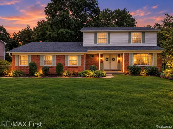 3856 Estates Drive, Troy, MI 48084