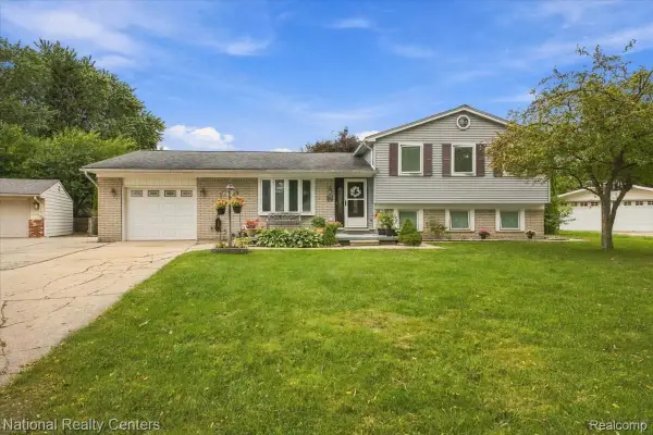 42146 Trinity Court, SterlingHeights, MI 48313