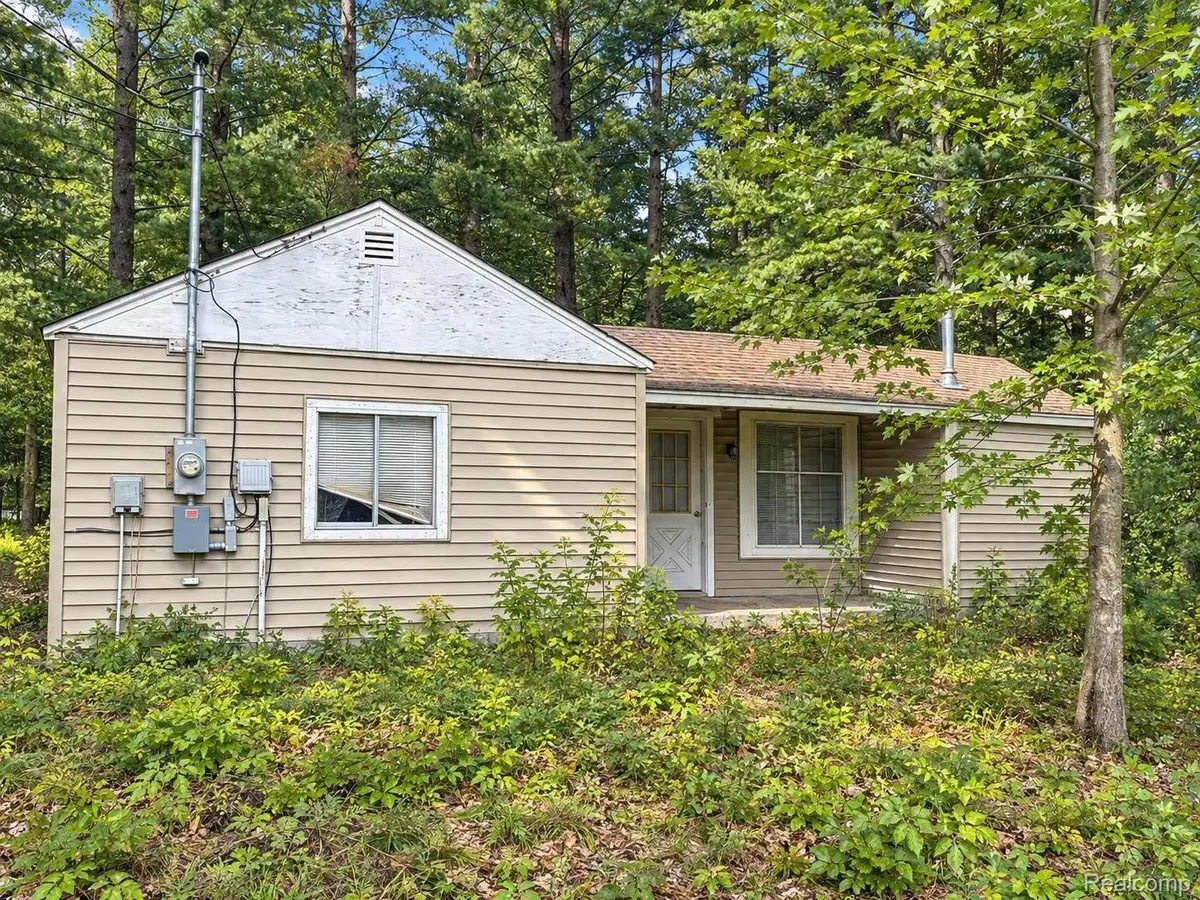 1277 East Avenue, Harrison, MI 48625 - #1