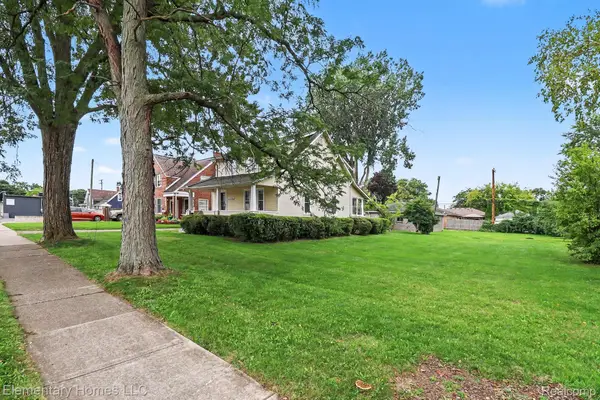 22326-2 Statler Street, StClairShores, MI 48081