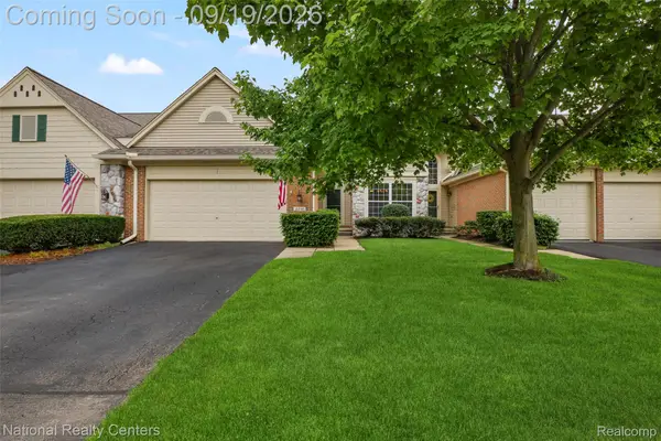 2241 Hogan Way N #117, Canton, MI 48188