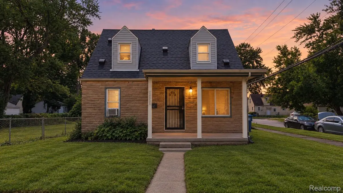 26095 Powers Avenue, Dearborn Heights, MI 48125 - #1