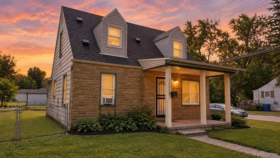 26095 Powers Avenue, Dearborn Heights, MI 48125 - #2