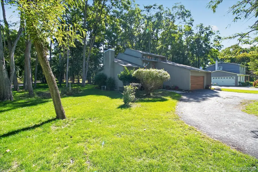2365 Lochaven Road, West Bloomfield, MI 48324 - #2