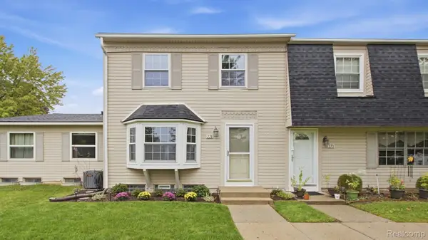 275 Lake Village Drive, WalledLake, MI 48390