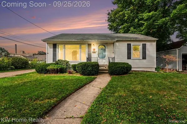 19 Byron Court, MountClemens, MI 48043