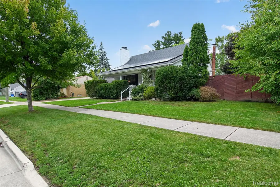 23276 Annapolis Street, Dearborn Heights, MI 48125 - #3