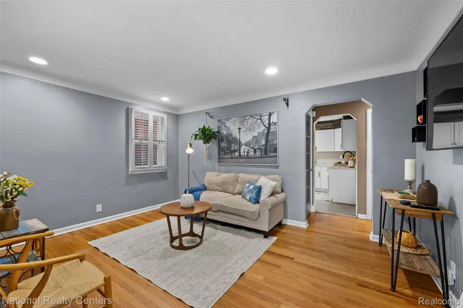 1844 Mclain Avenue, Lincoln Park, MI 48146 - #3