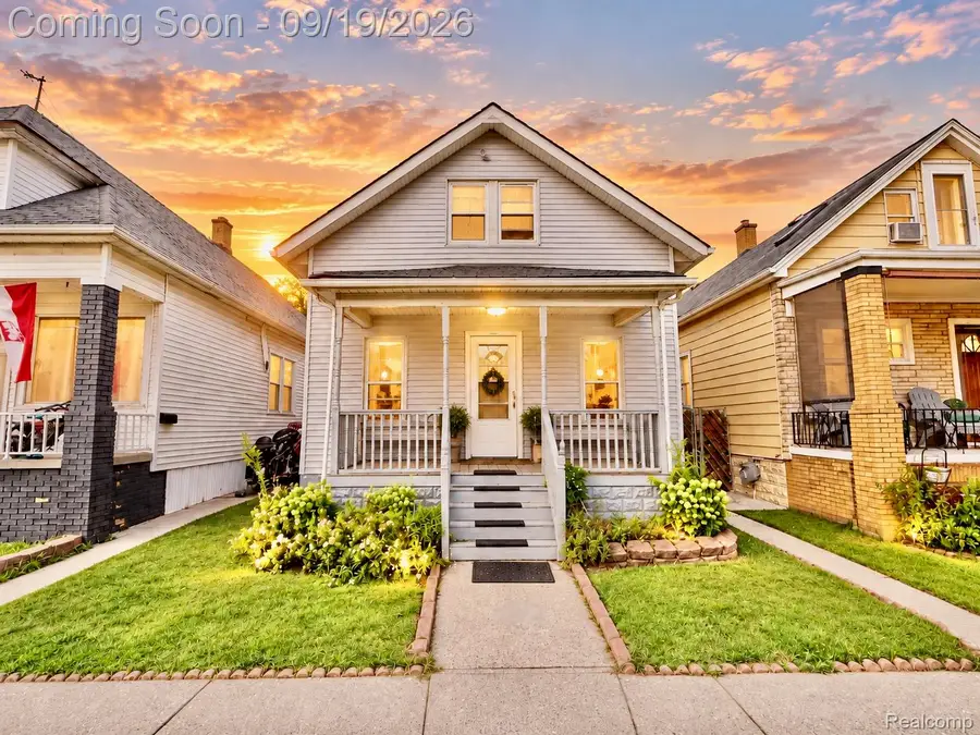 11370 Klinger Street, Hamtramck, MI 48212 - #2