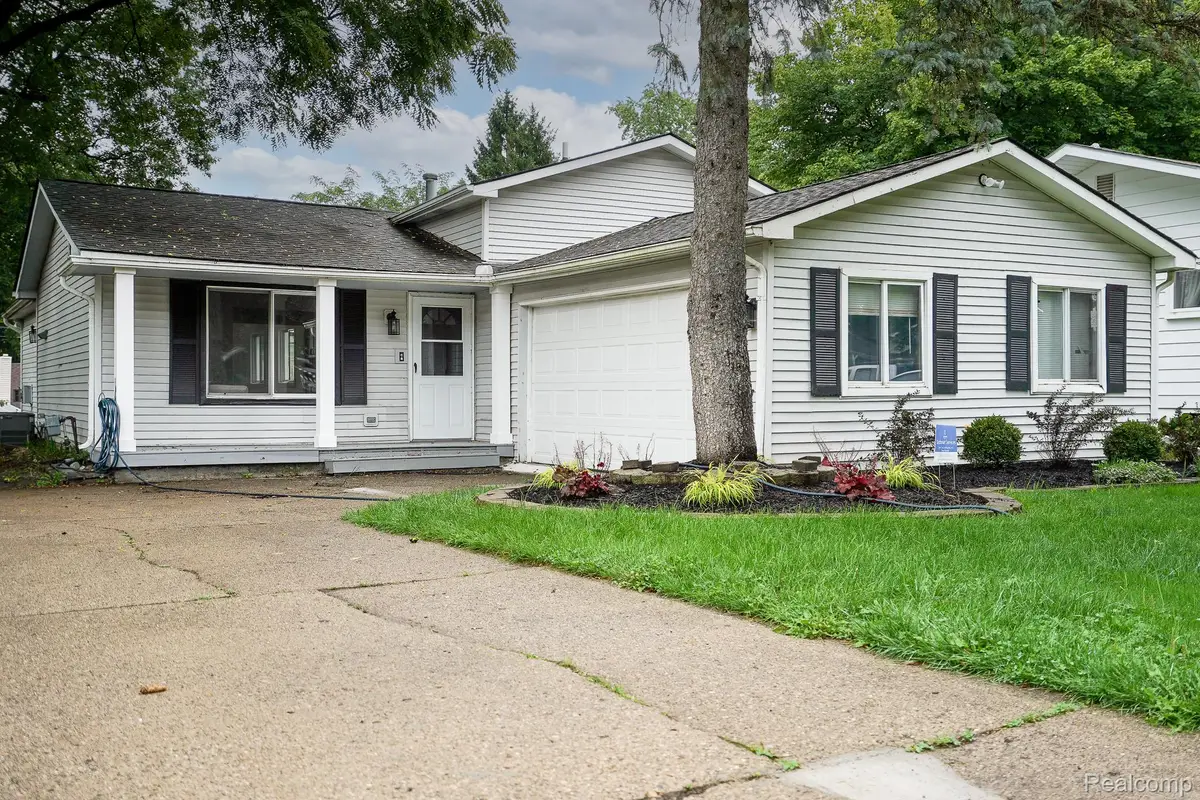 819 Woodingham Avenue, Waterford, MI 48328 - #1