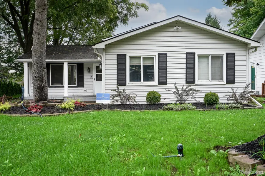 819 Woodingham Avenue, Waterford, MI 48328 - #2