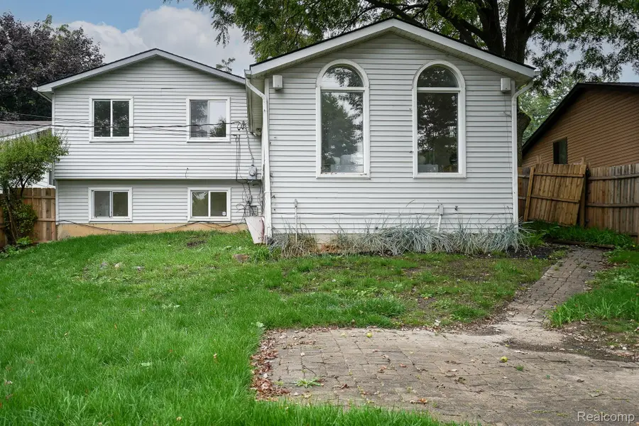 819 Woodingham Avenue, Waterford, MI 48328 - #3