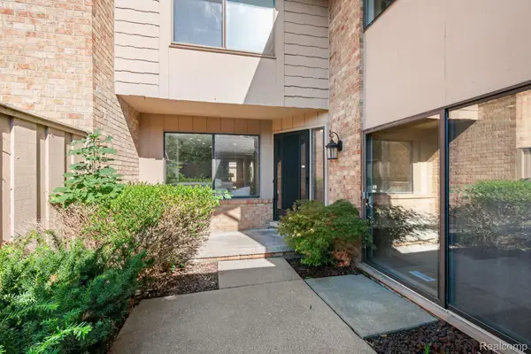 7137 Pebble Park Drive, WestBloomfield, MI 48322