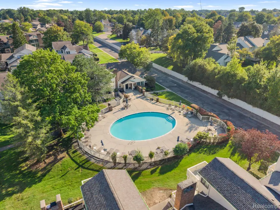 7137 Pebble Park Drive, West Bloomfield, MI 48322 - #2