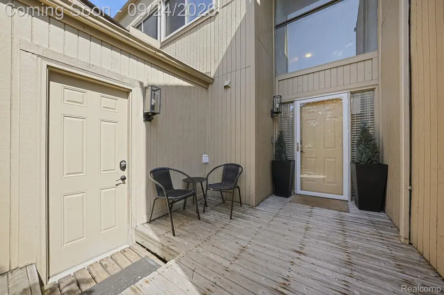 7306 Balsam Court, West Bloomfield, MI 48322 - #2