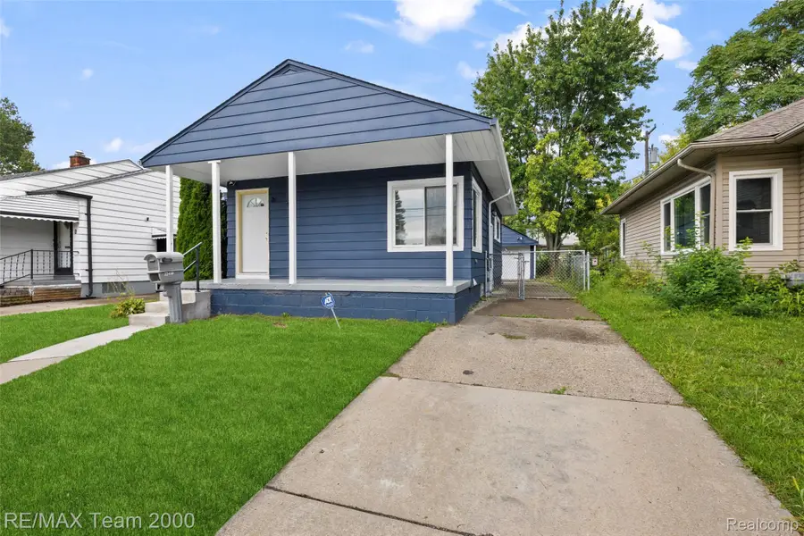 22459 Wilmot Avenue, Eastpointe, MI 48021 - #2