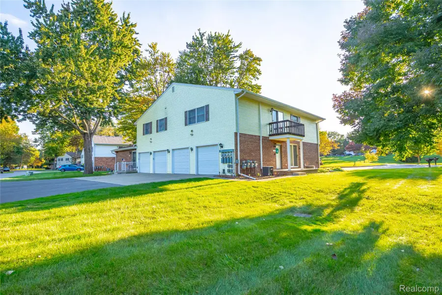 3746 Ramblewood Drive, Port Huron, MI 48060 - #2