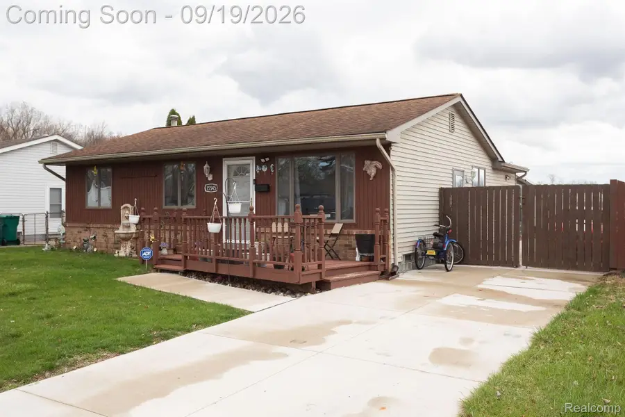 15545 Sandburg Street, Romulus, MI 48174 - #2