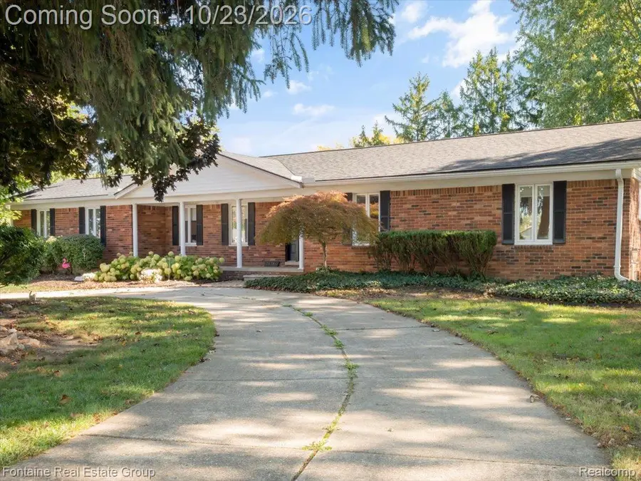 36984 Heatherton Drive, Farmington, MI 48335 - #2