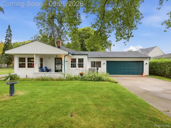 27877 Ponchartrain Street, HarrisonTownship, MI 48045