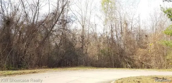 3827 Kerriel Court, CommerceTwp, MI 48382