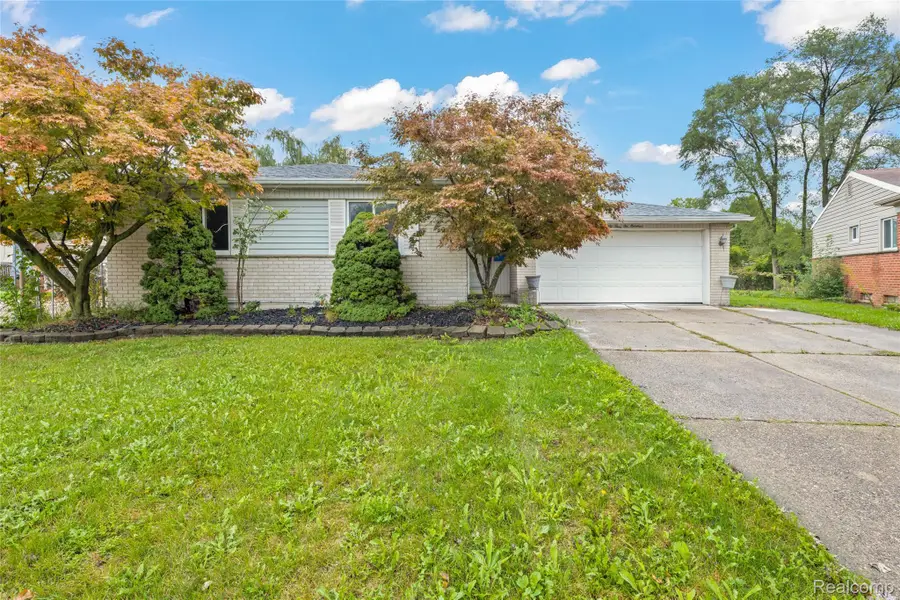 34600 Michelle Drive, Romulus, MI 48174 - #2