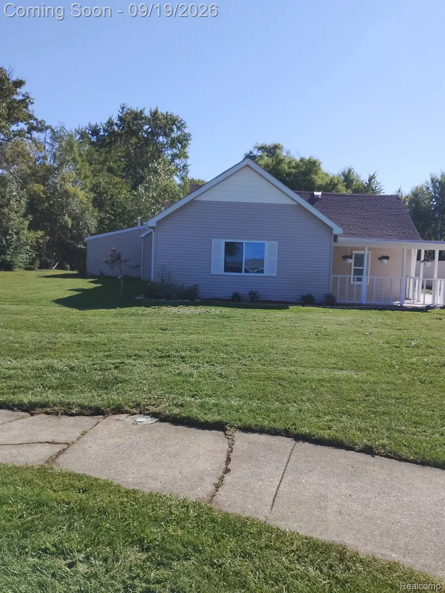 29240 Mcdonald Street, Roseville, MI 48066 - #2