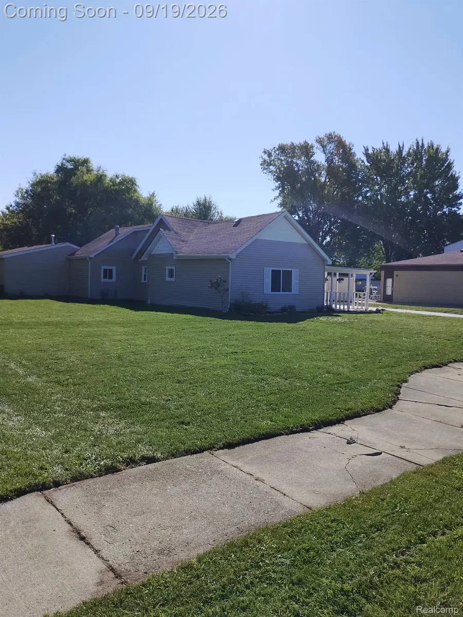 29240 Mcdonald Street, Roseville, MI 48066 - #3