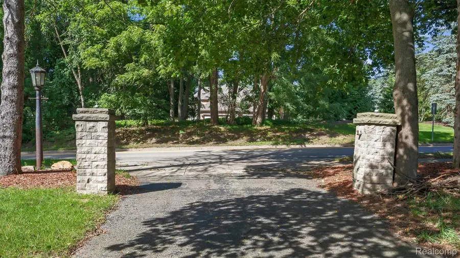 0000 Lone Pine Road, Bloomfield, MI 48302 - #2