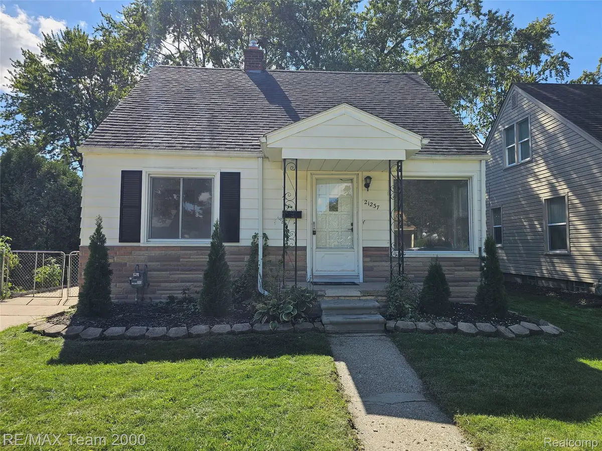 21237 Carlysle Street, Dearborn, MI 48124 - #1