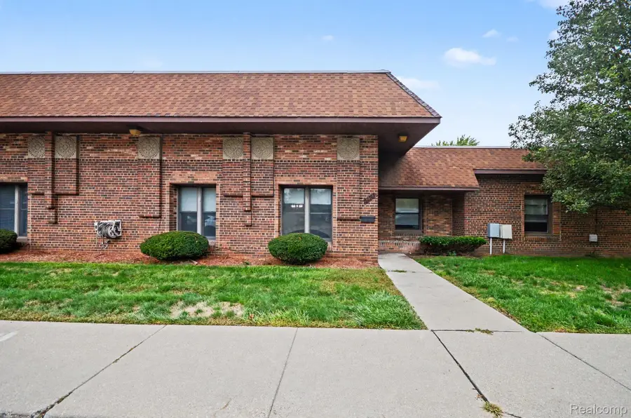 22767 Garfield Street #16, Saint Clair Shores, MI 48082 - #3