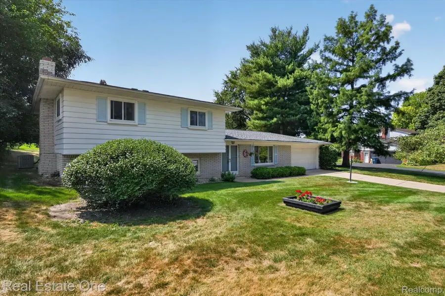 219 Allen Lake Drive, White Lake, MI 48386 - #2