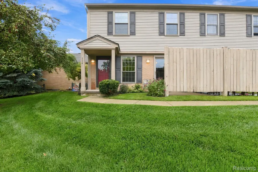 3114 Hidden Trail, Waterford, MI 48328 - #2
