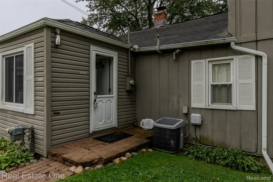 9393 Boncrest Street, Commerce Township, MI 48382 - #2