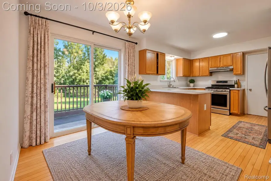 20803 Randall Street, Farmington Hills, MI 48336 - #2