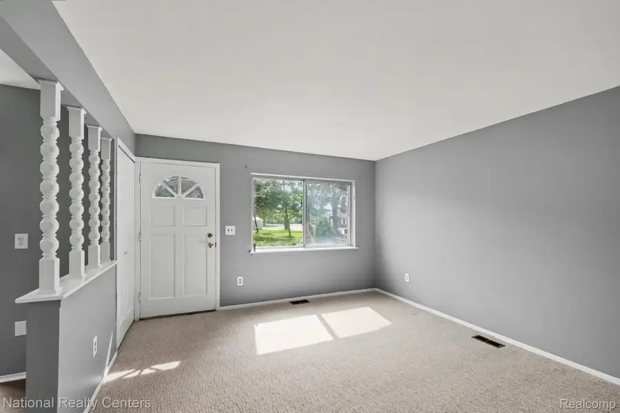 1069 Urbancrest Drive, Troy, MI 48083 - #2
