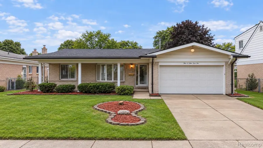 30345 Lund Avenue, Warren, MI 48093 - #2
