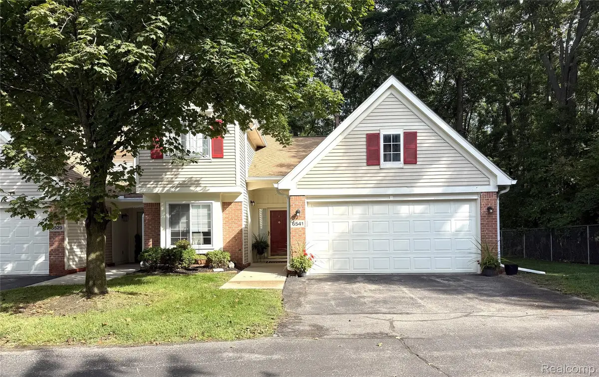 6541 Pembrook DR, Westland, MI 48185 - #1